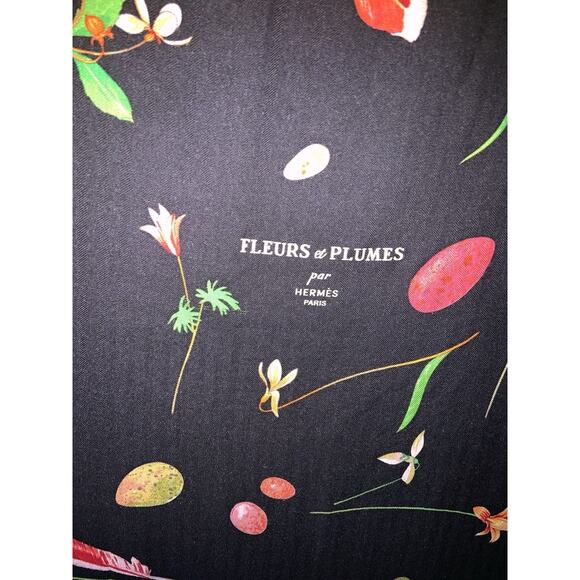 Hermes cashmere silk 54"x54" shawl Fleurs Et Plumes Black Floral 140 cm scarf - Picture 13 of 13